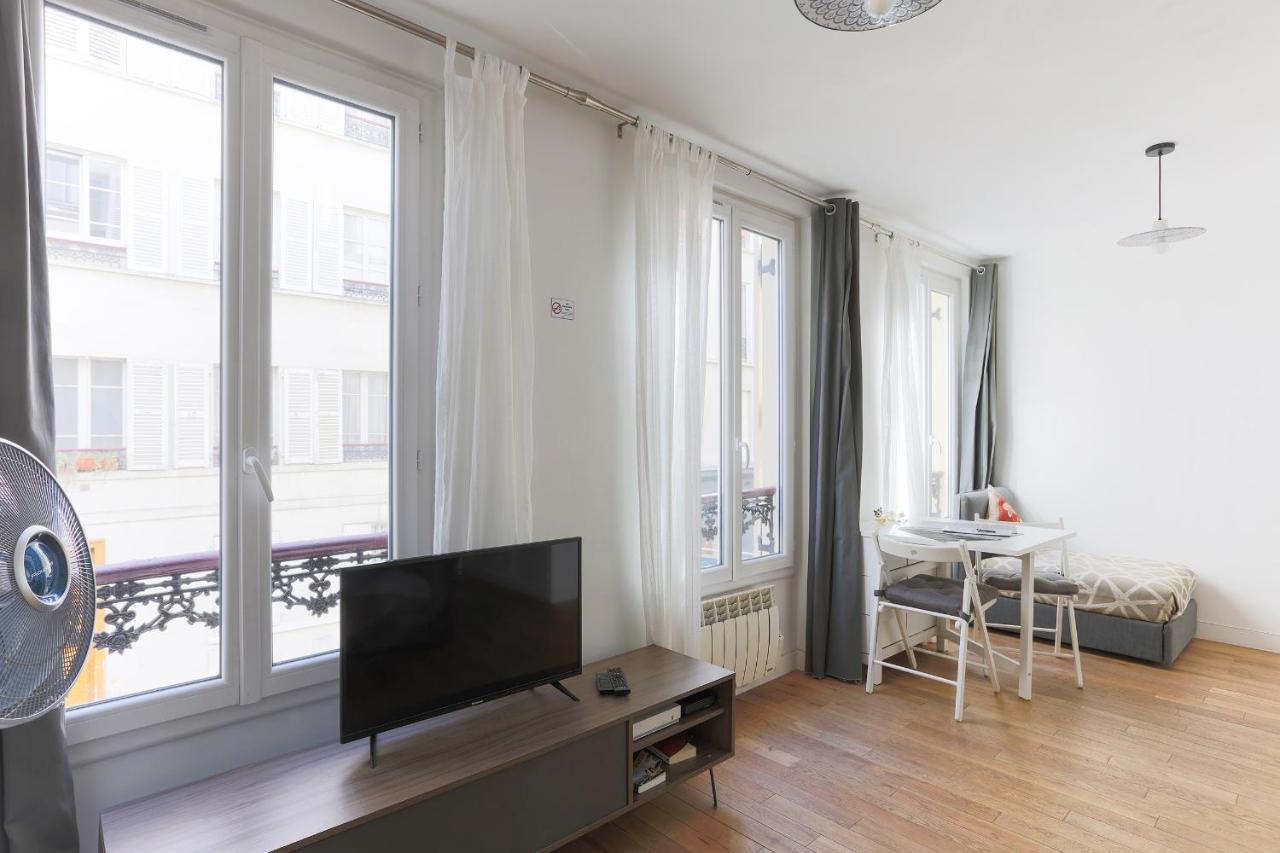 Eiffel Tower Royal Apartment Paris Exterior foto