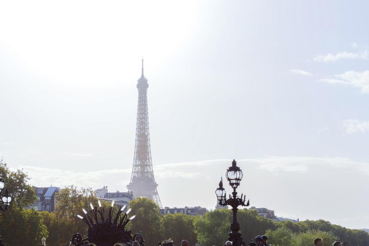 Eiffel Tower Royal Apartment Paris Exterior foto